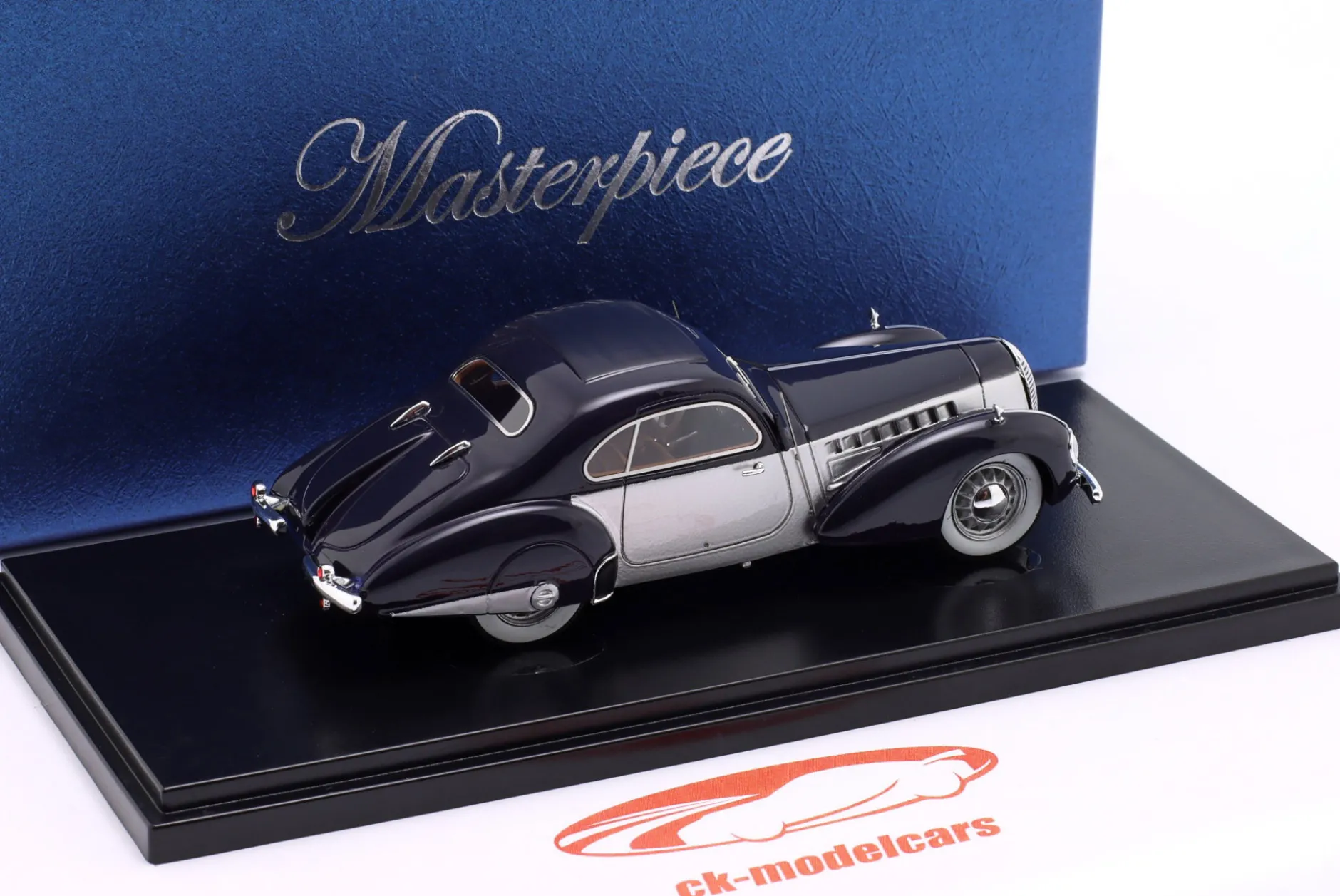 Aero 30 Sodomka Coupe 1936 dunkelblau /silber 1:43 AutoCult