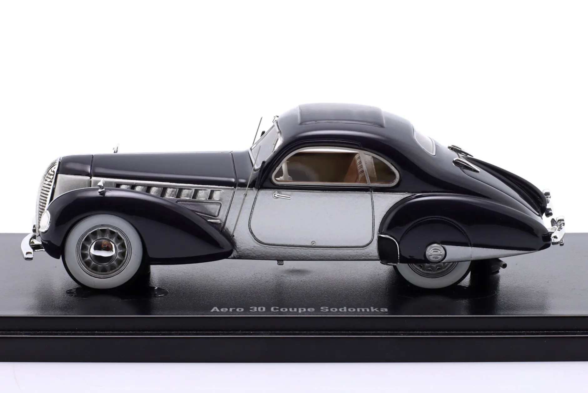 Aero 30 Sodomka Coupe 1936 dunkelblau /silber 1:43 AutoCult