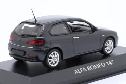 Alfa Romeo 147 Baujahr 2005 schwarz metallic 1:43 Minichamps