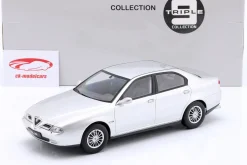 Alfa Romeo 166 Baujahr 1999 silber metallic 1:18 Triple9