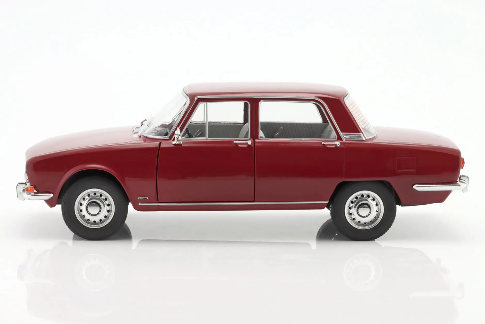 Alfa Romeo 1750 Berlina 1-Series 1968 dunkelrot 1:18 Mitica