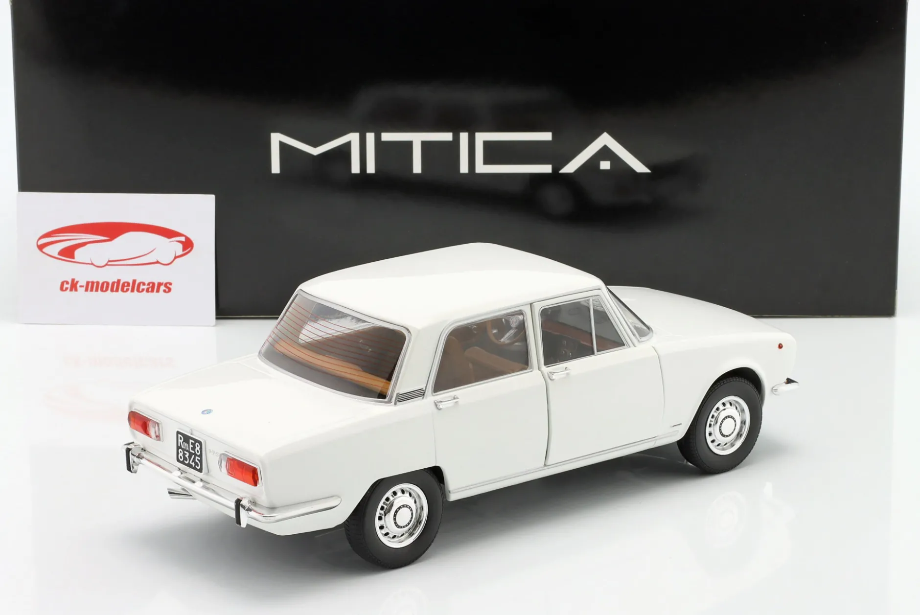 Alfa Romeo 1750 Berlina 2-Series 1969 weiß 1:18 Mitica