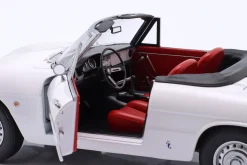 Alfa Romeo 1600 Duetto Spider Baujahr 1966 farinaweiß 1:18 TOURING