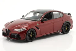 Alfa Romeo Giulia GTA Baujahr 2020 alfa dunkelrot metallic 1:18 Bburago