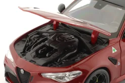 Alfa Romeo Giulia GTA Baujahr 2020 alfa dunkelrot metallic 1:18 Bburago