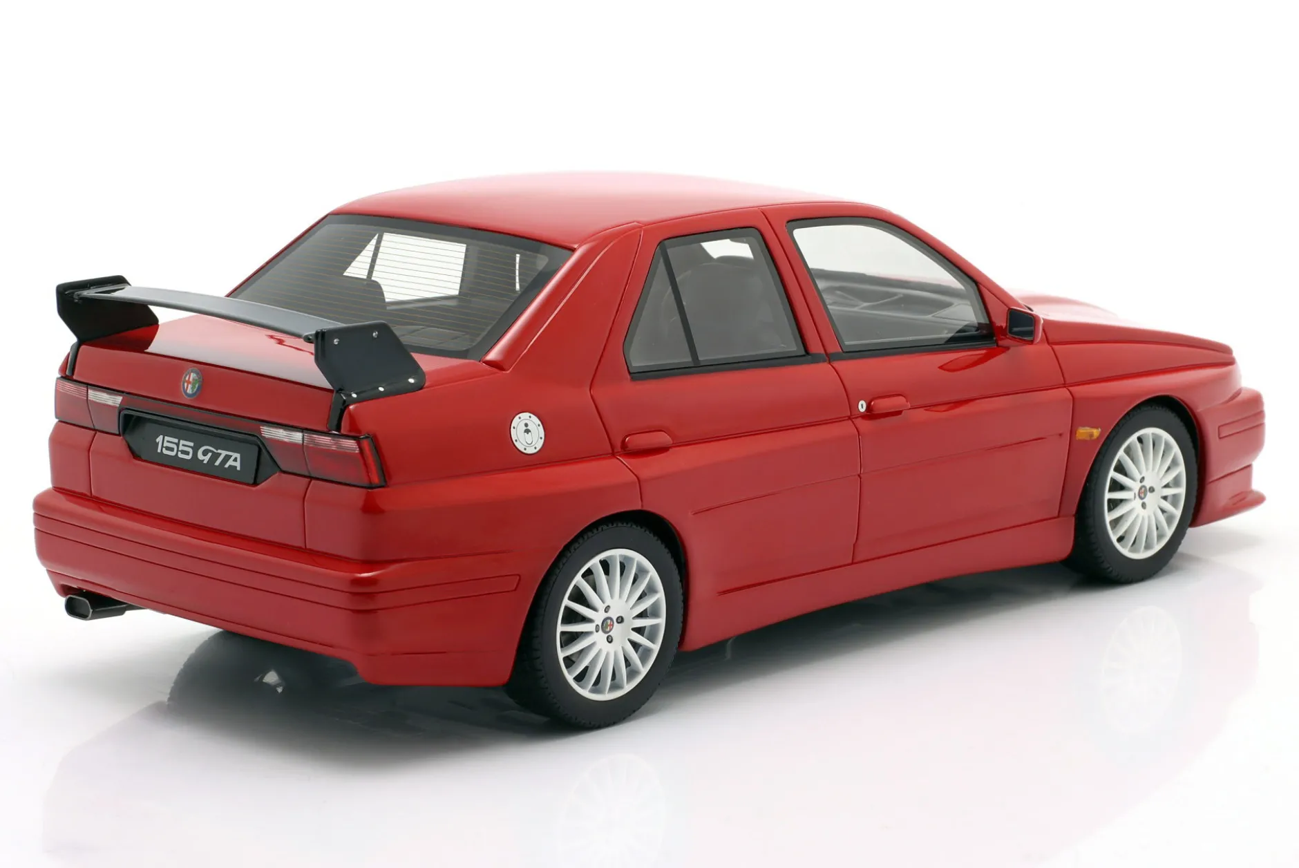 Alfa Romeo 155 GTA Stradale Baujahr 1993 Alfa rot 1:18 OttOmobile