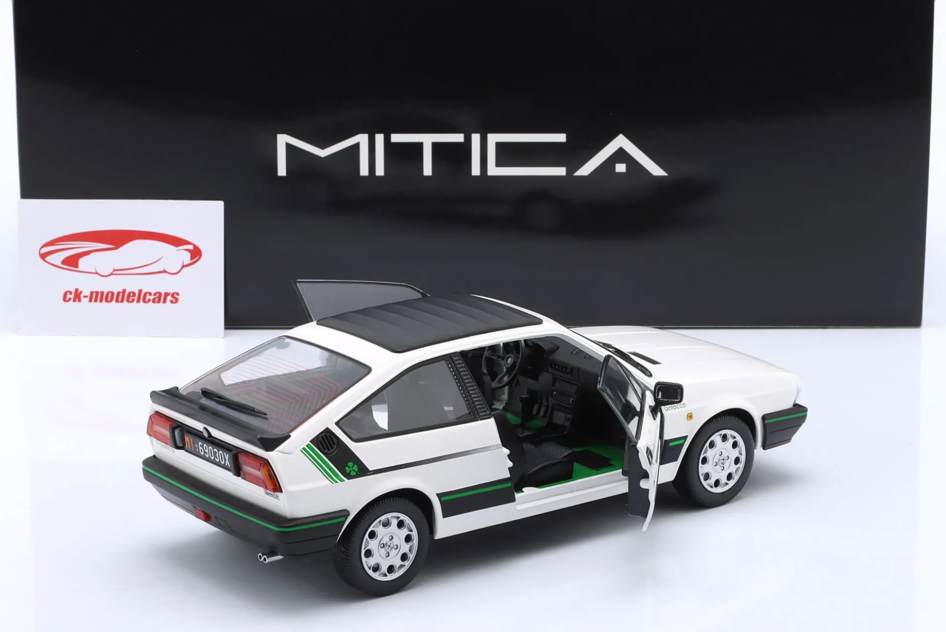 Alfa Romeo Sprint 1.5 Quadrifoglio Verde Balocco 1984 Capodimonte weiß 1:18 Mitica