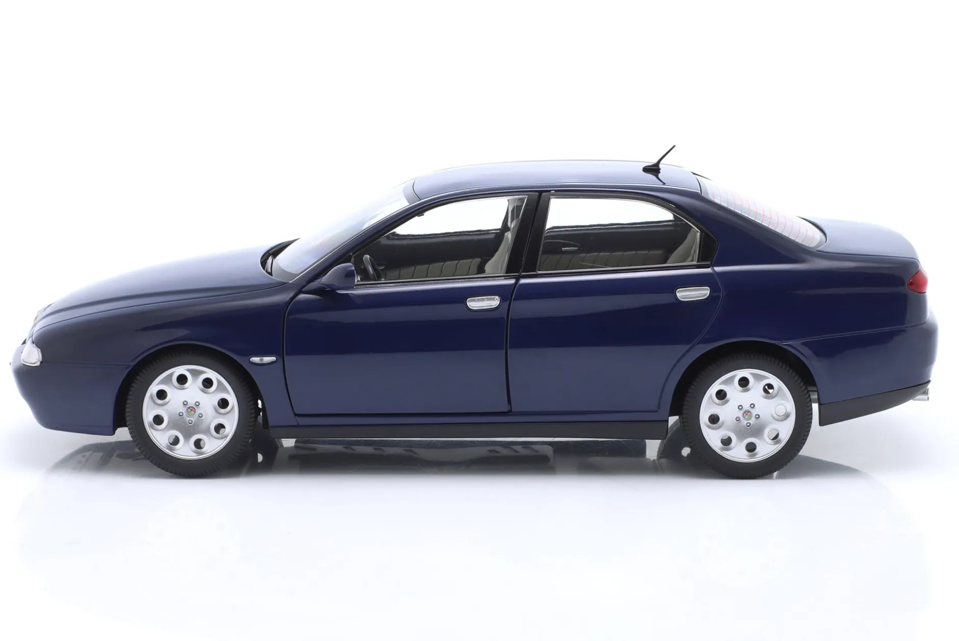 Alfa Romeo 166 2.0 Twin Spark Carabinieri 1998 blau 1:18 Mitica