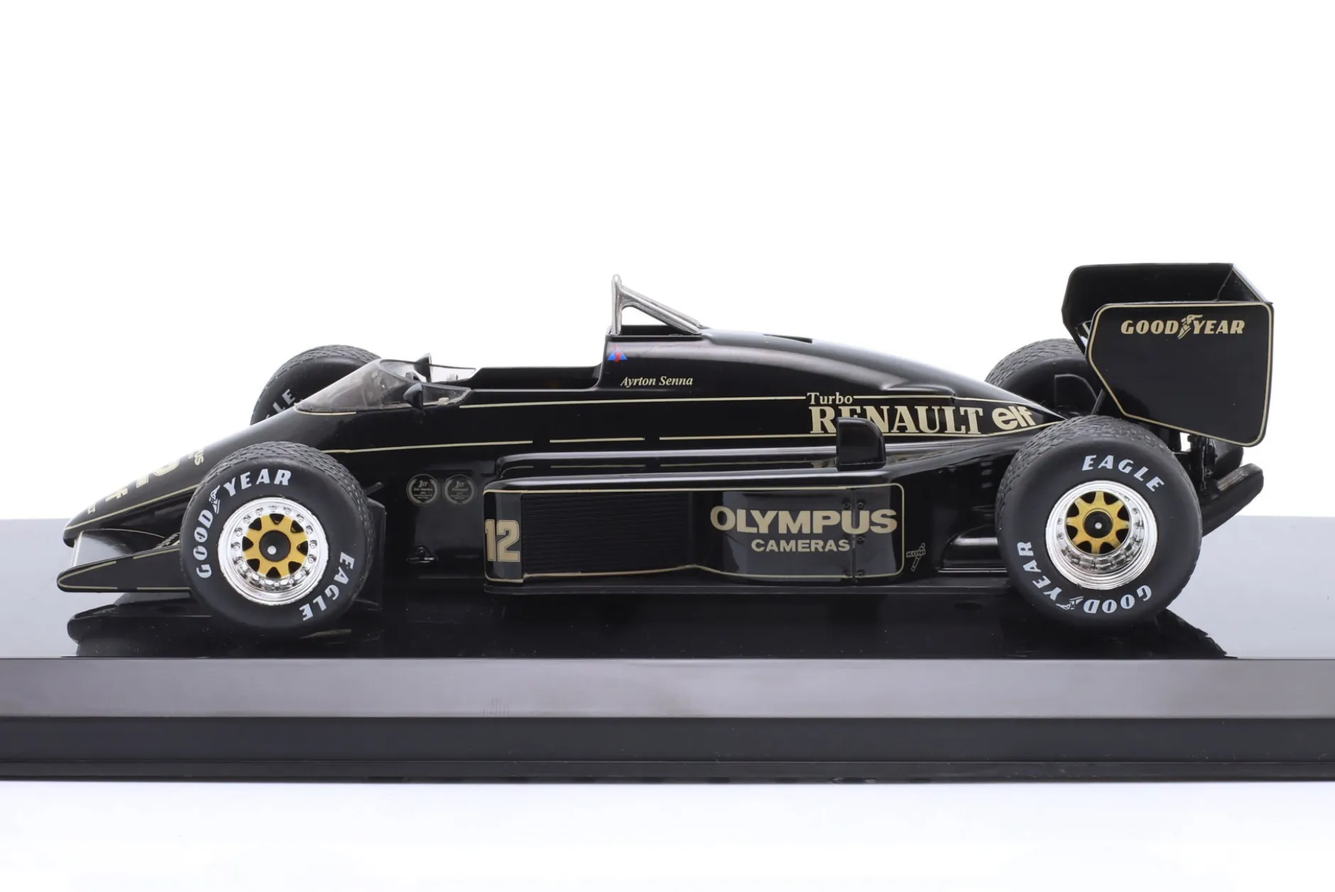 A. Senna Lotus 97T #12 Sieger Portugal GP Formel 1 1985 1:24 Premium Collectibles
