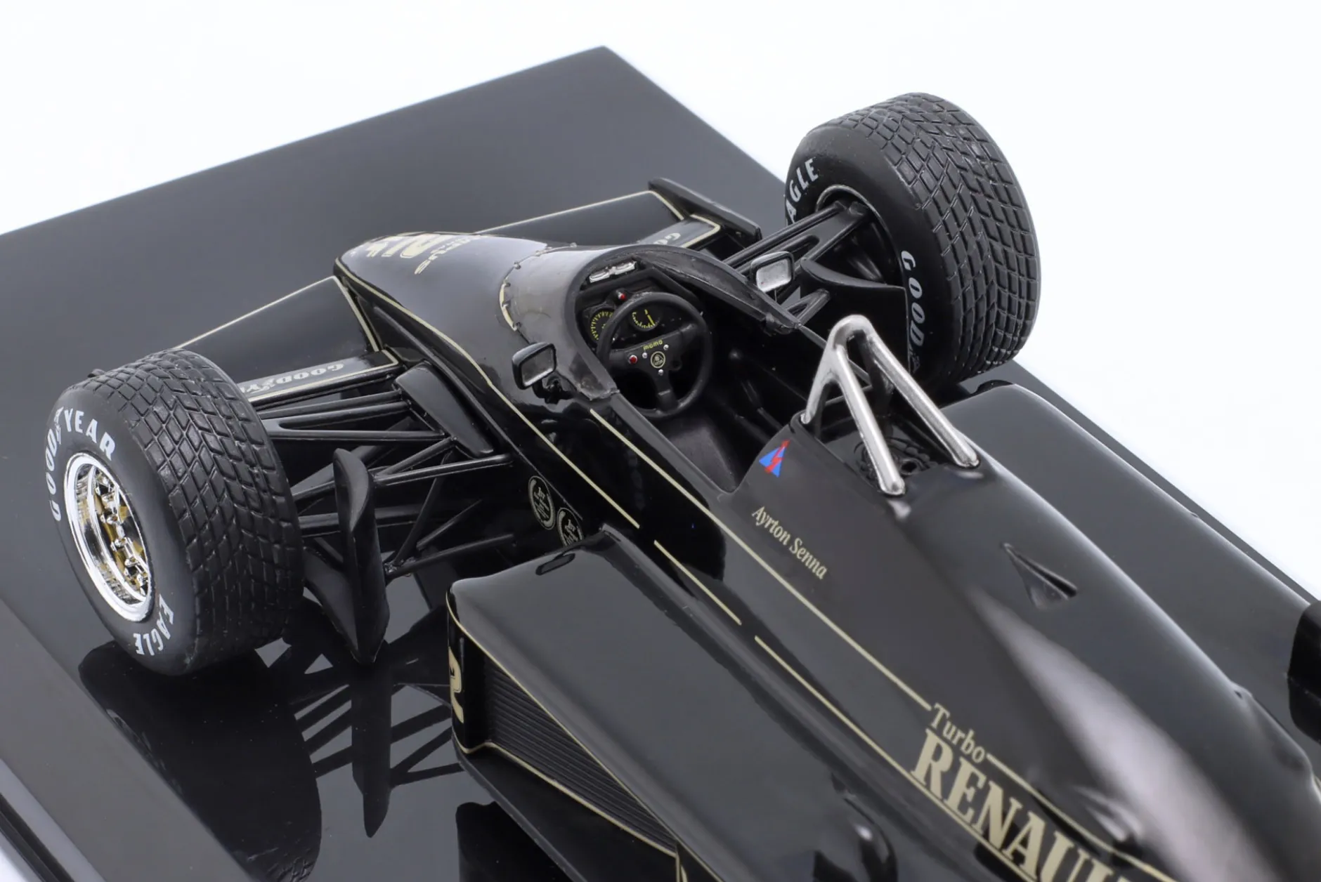 A. Senna Lotus 97T #12 Sieger Portugal GP Formel 1 1985 1:24 Premium Collectibles