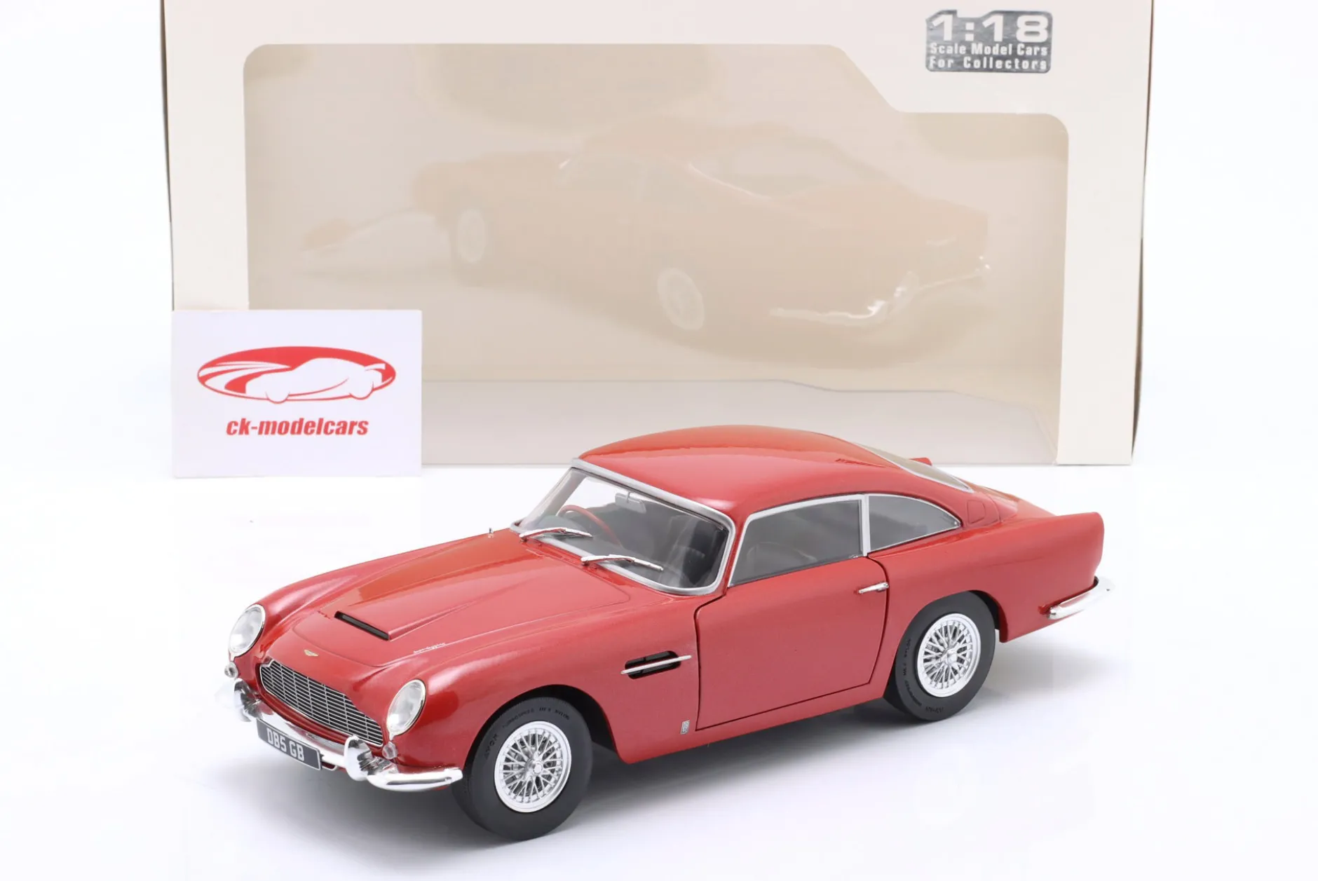 Aston Martin DB5 Baujahr 1964 rot metallic 1:18 Solido