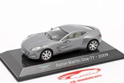 Aston Martin One-77 Baujahr 2009 silbergrau metallic 1:43 Altaya