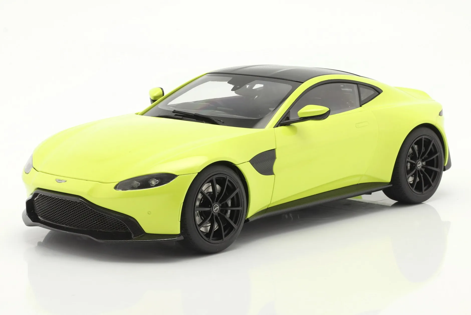 Aston Martin Vantage Baujahr 2019 limettengrün 1:18 AUTOart