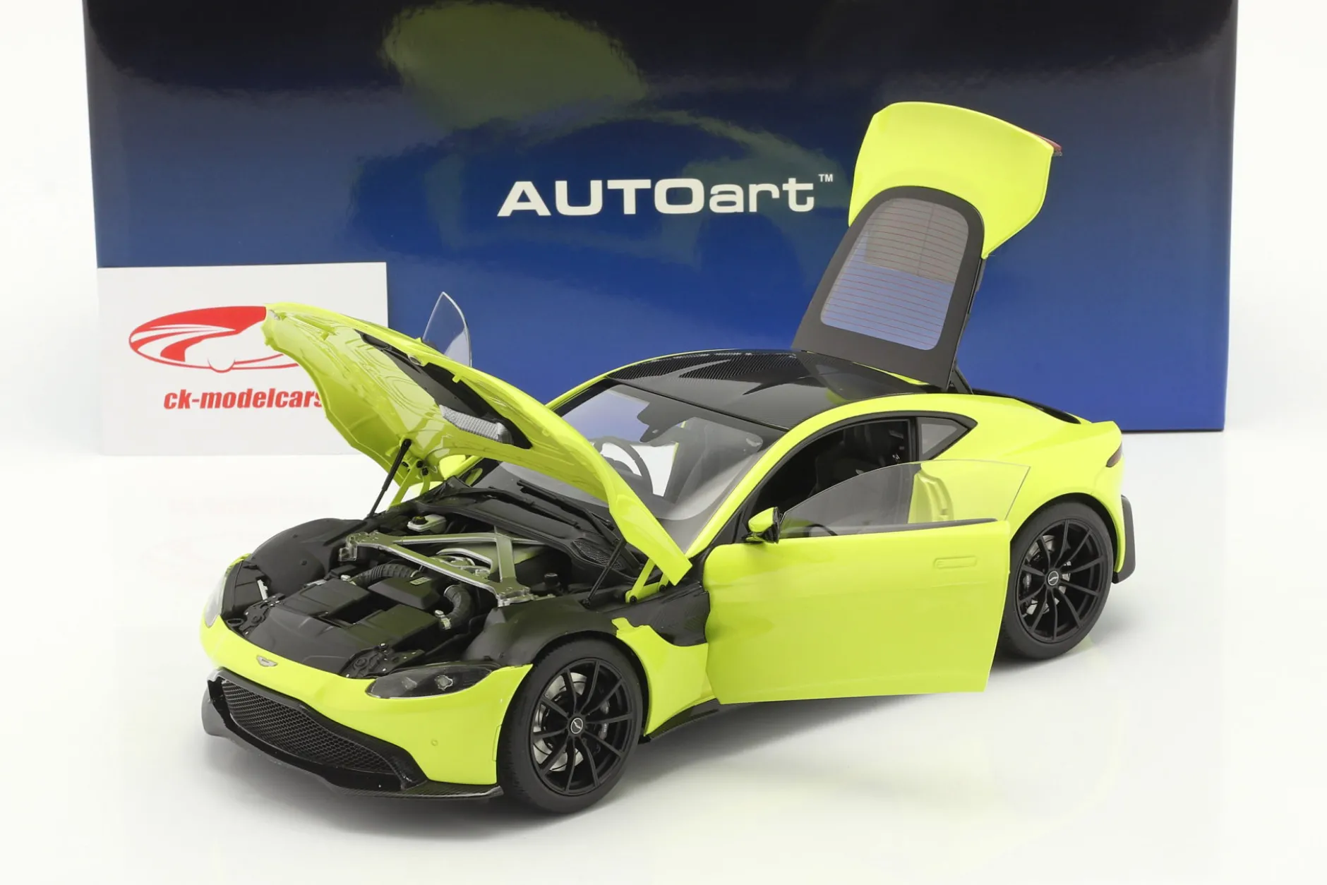 Aston Martin Vantage Baujahr 2019 limettengrün 1:18 AUTOart