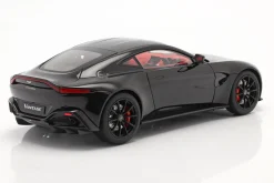 Aston Martin Vantage Baujahr 2019 schwarz 1:18 AUTOart