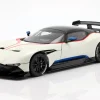 Aston Martin Vulcan Baujahr 2015 stratus weiß 1:18 AUTOart