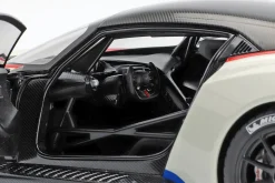 Aston Martin Vulcan Baujahr 2015 stratus weiß 1:18 AUTOart