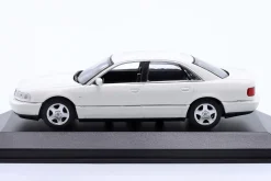 Audi A8 (D2) Baujahr 1999 weiß 1:43 Minichamps