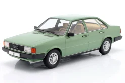 Audi 80 (B2) Baujahr 1978 hellgrün metallic 1:18 ModelCar Group