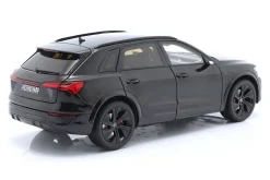 Audi Q8 e-tron Baujahr 2023 mythosschwarz 1:18 Norev