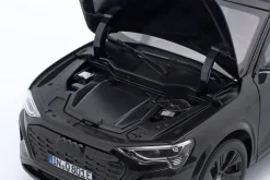 Audi Q8 e-tron Baujahr 2023 mythosschwarz 1:18 Norev