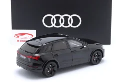 Audi Q8 e-tron Baujahr 2023 mythosschwarz 1:18 Norev