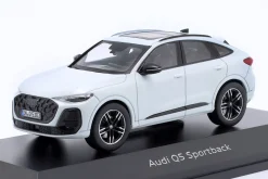 Audi Q5 Sportback gletscherweiß 1:43 Norev