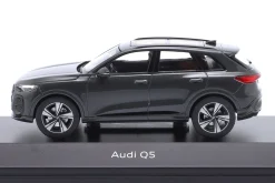 Audi Q5 tamboragrau 1:43 Norev