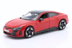 Audi RS e-tron GT Baujahr 2022 tango rot 1:24 Maisto