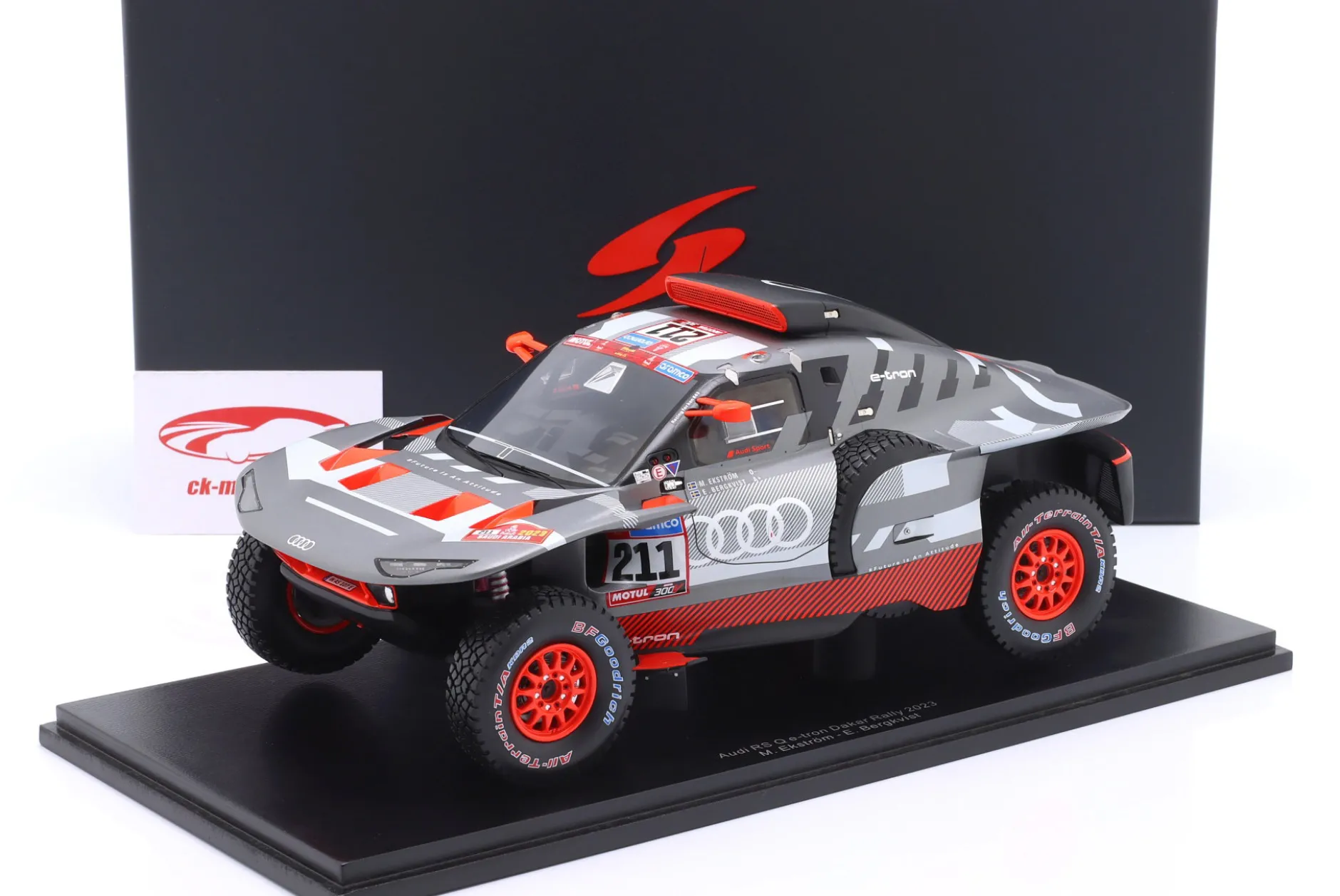 Audi RS Q e-tron E2 #211 Rallye Dakar 2023 Ekström, Bergkvist 1:18 Spark