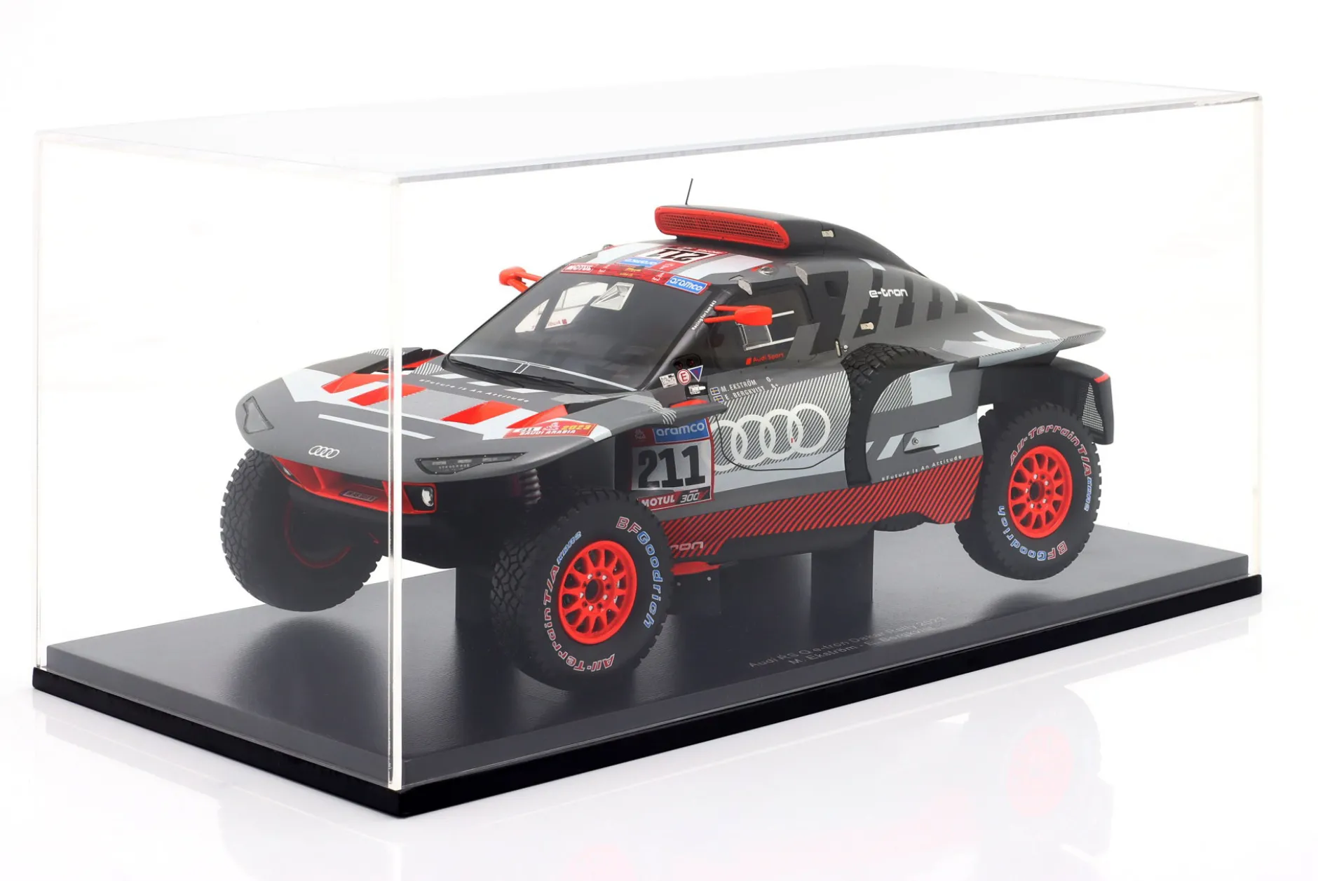 Audi RS Q e-tron E2 #211 Rallye Dakar 2023 Ekström, Bergkvist 1:18 Spark