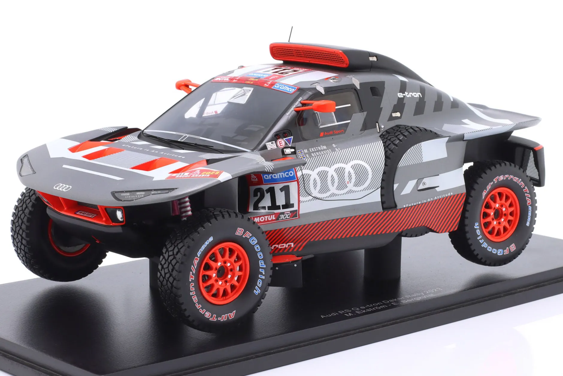 Audi RS Q e-tron E2 #211 Rallye Dakar 2023 Ekström, Bergkvist 1:18 Spark