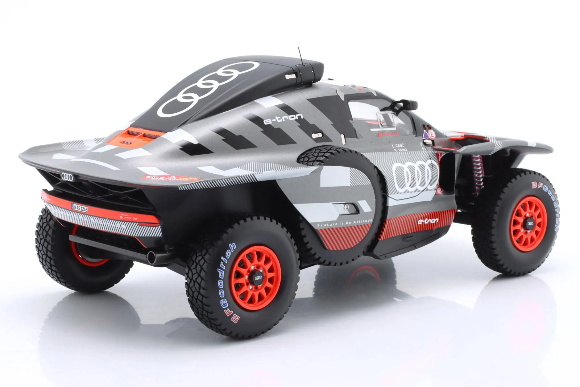 Audi RS Q e-tron E2 #204 Sieger Rallye Dakar 2024 Sainz, Cruz 1:18 Spark