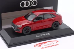 Audi RS Q8 SUV Baujahr 2024 chilirot 1:43 Norev