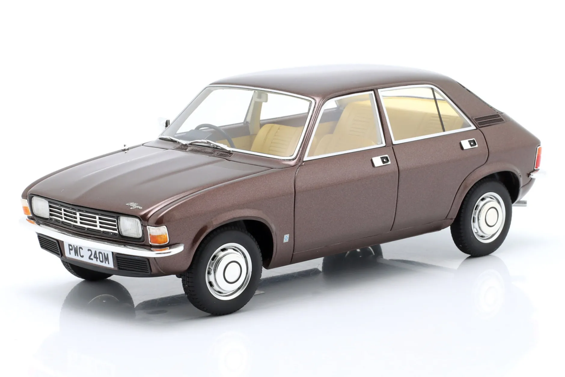 Austin Allegro Baujahr 1973 bronze metallic 1:18 Cult Scale
