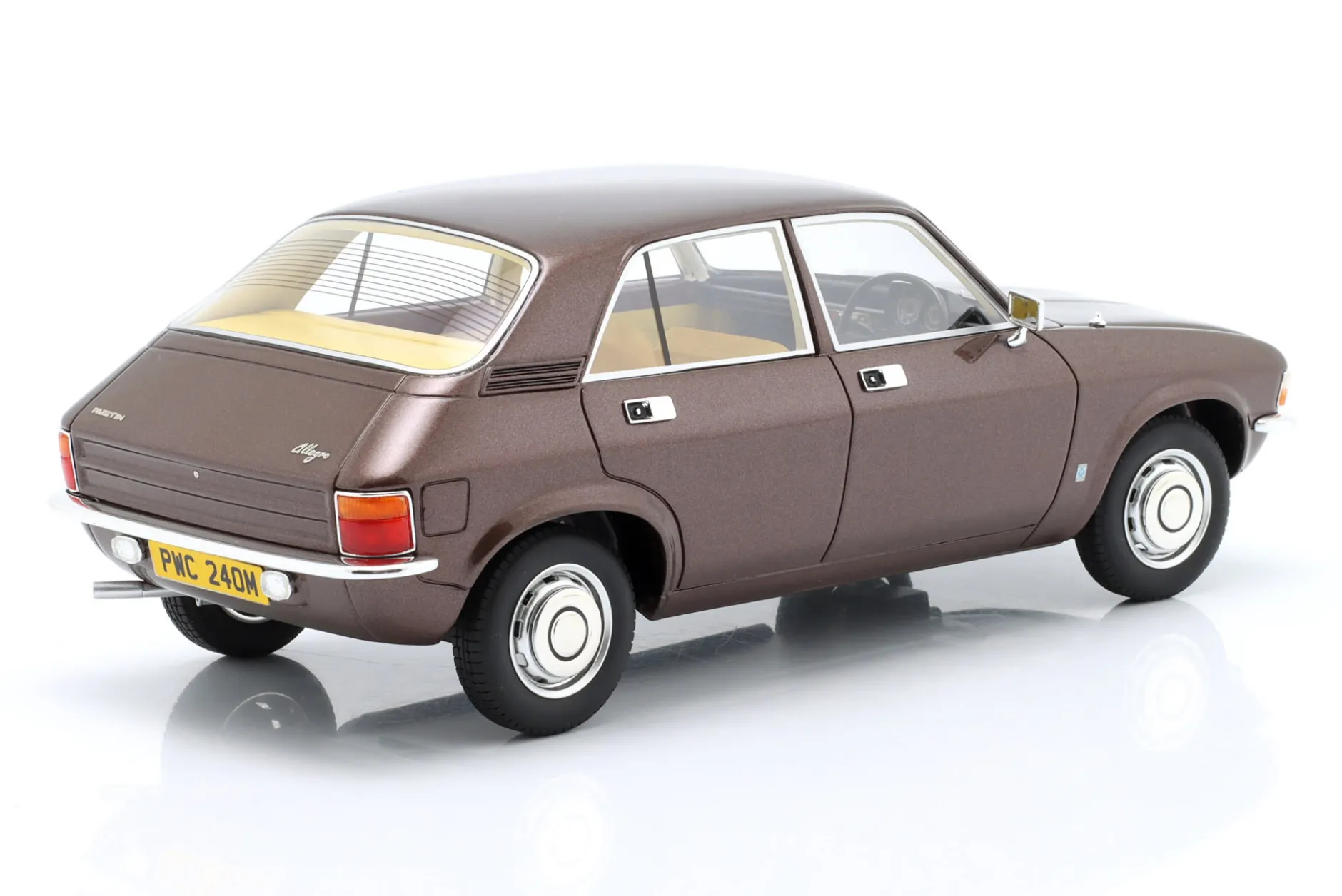 Austin Allegro Baujahr 1973 bronze metallic 1:18 Cult Scale