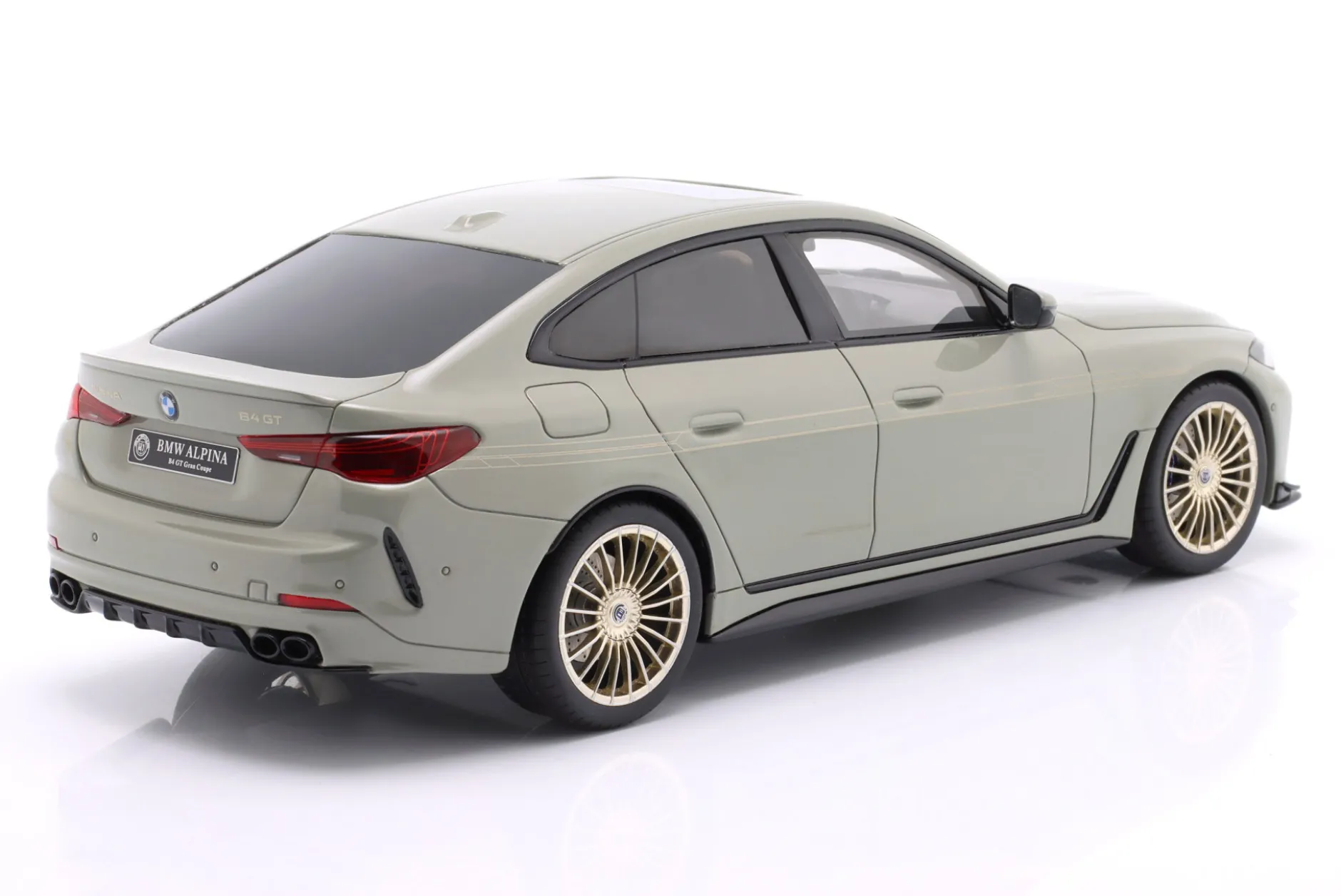 BMW Alpina B4 GT Baujahr 2024 fashion grau 1:18 GT-Spirit