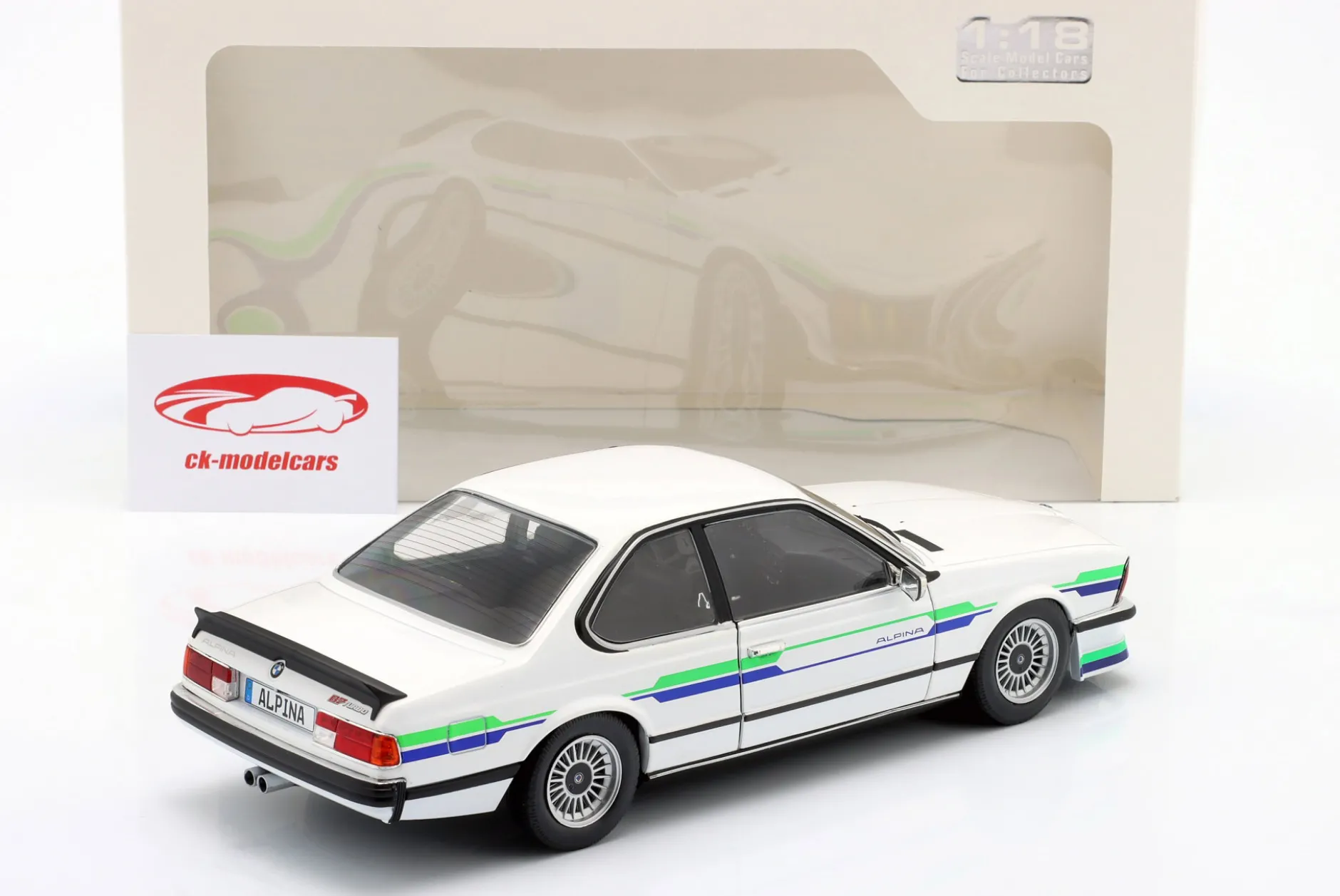 BMW Alpina B7 Turbo (E24) Baujahr 1984 weiß mit Dekor 1:18 Solido