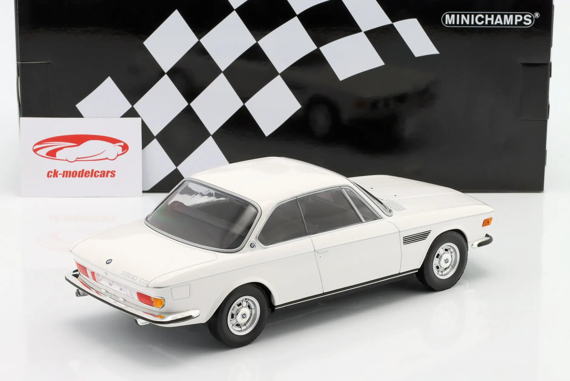 BMW 2800 CS Baujahr 1968 weiß 1:18 Minichamps