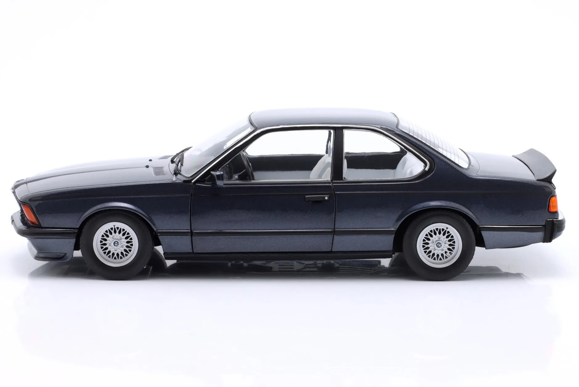 BMW 635 CSI (E24) Baujahr 1984 Macau blau 1:18 Solido