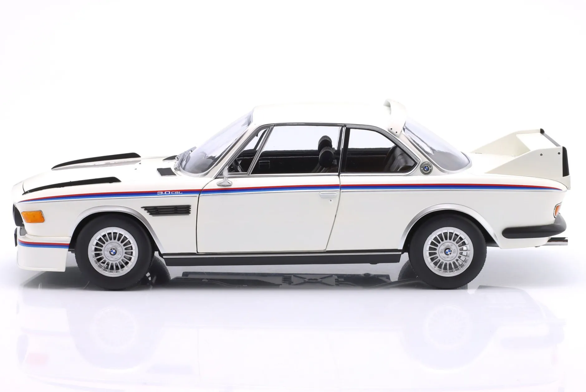 BMW 3.0 CSL (E9) Baujahr 1973 weiß 1:12 KK-Scale