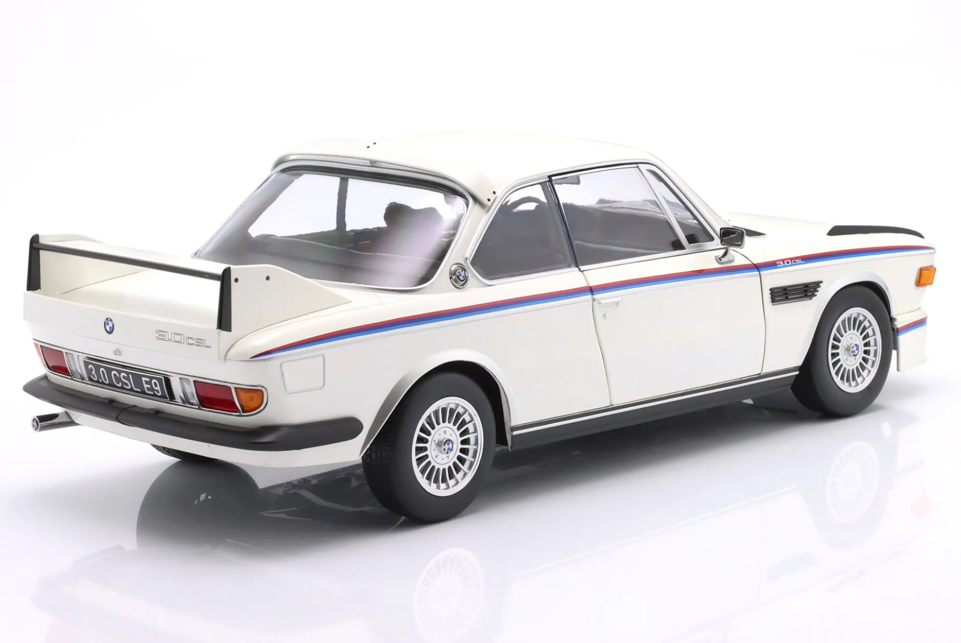 BMW 3.0 CSL (E9) Baujahr 1973 weiß 1:12 KK-Scale