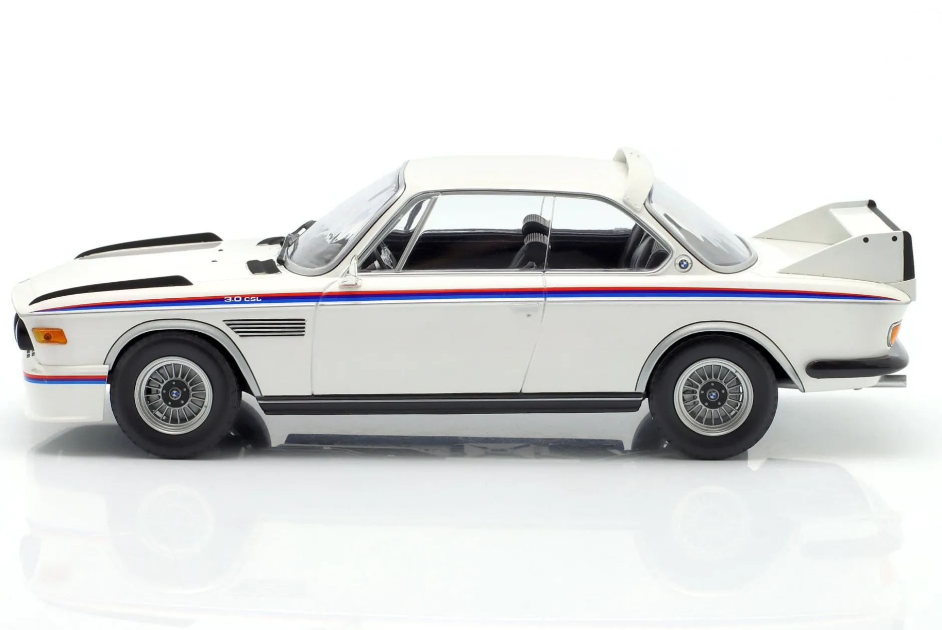 BMW 3.0 CSL (E9) Baujahr 1973 weiß 1:18 Minichamps