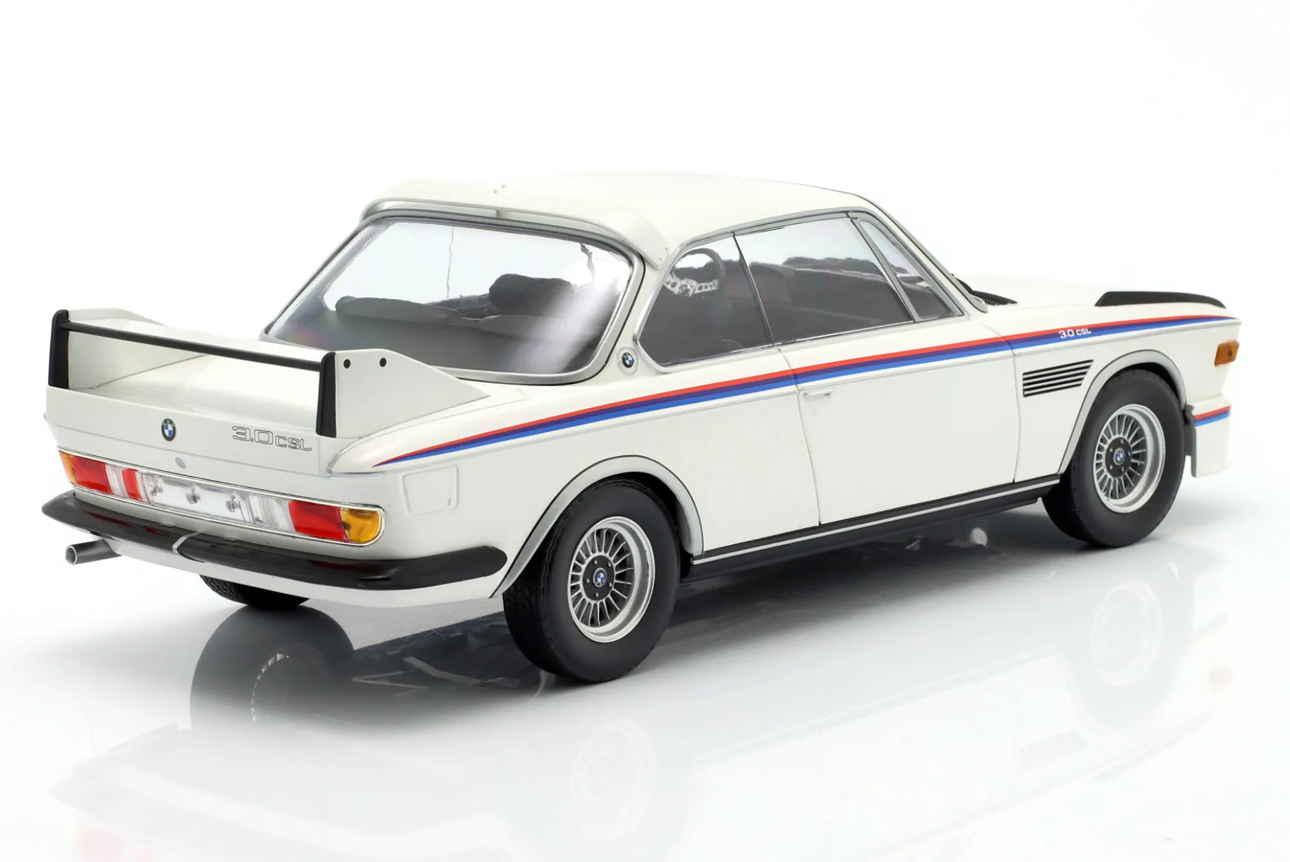 BMW 3.0 CSL (E9) Baujahr 1973 weiß 1:18 Minichamps