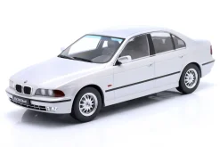 BMW 530d (E39) Limousine Baujahr 1995 silber 1:18 KK-Scale