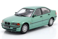 BMW 3er Serie (E46) Limousine Baujahr 1999 grün metallic 1:18 KK-Scale