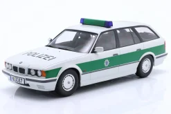 BMW 5er Serie E34 Touring Baujahr 1996 Polizei weiß / grün 1:18 Triple9
