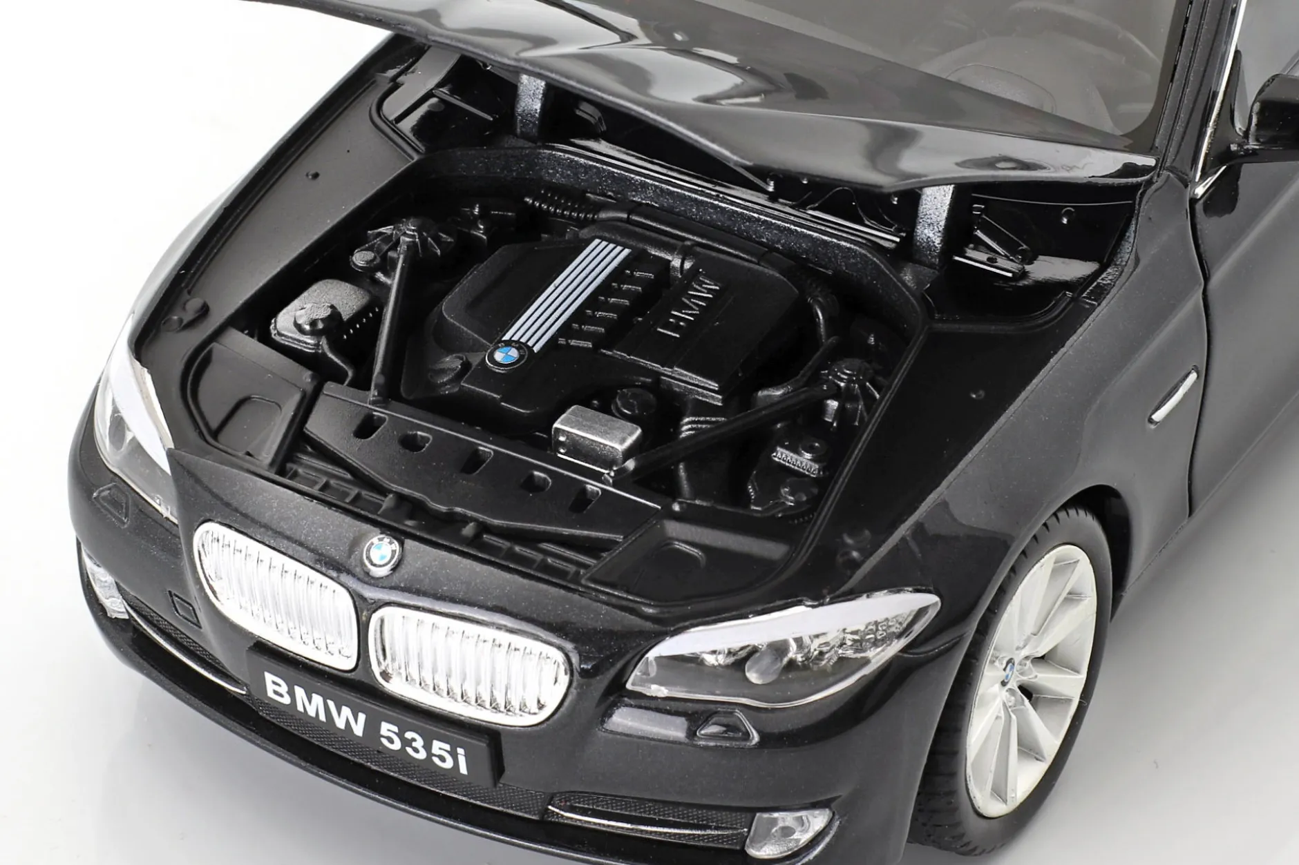 BMW 535i Baujahr 2010 schwarz metallic 1:24 Welly