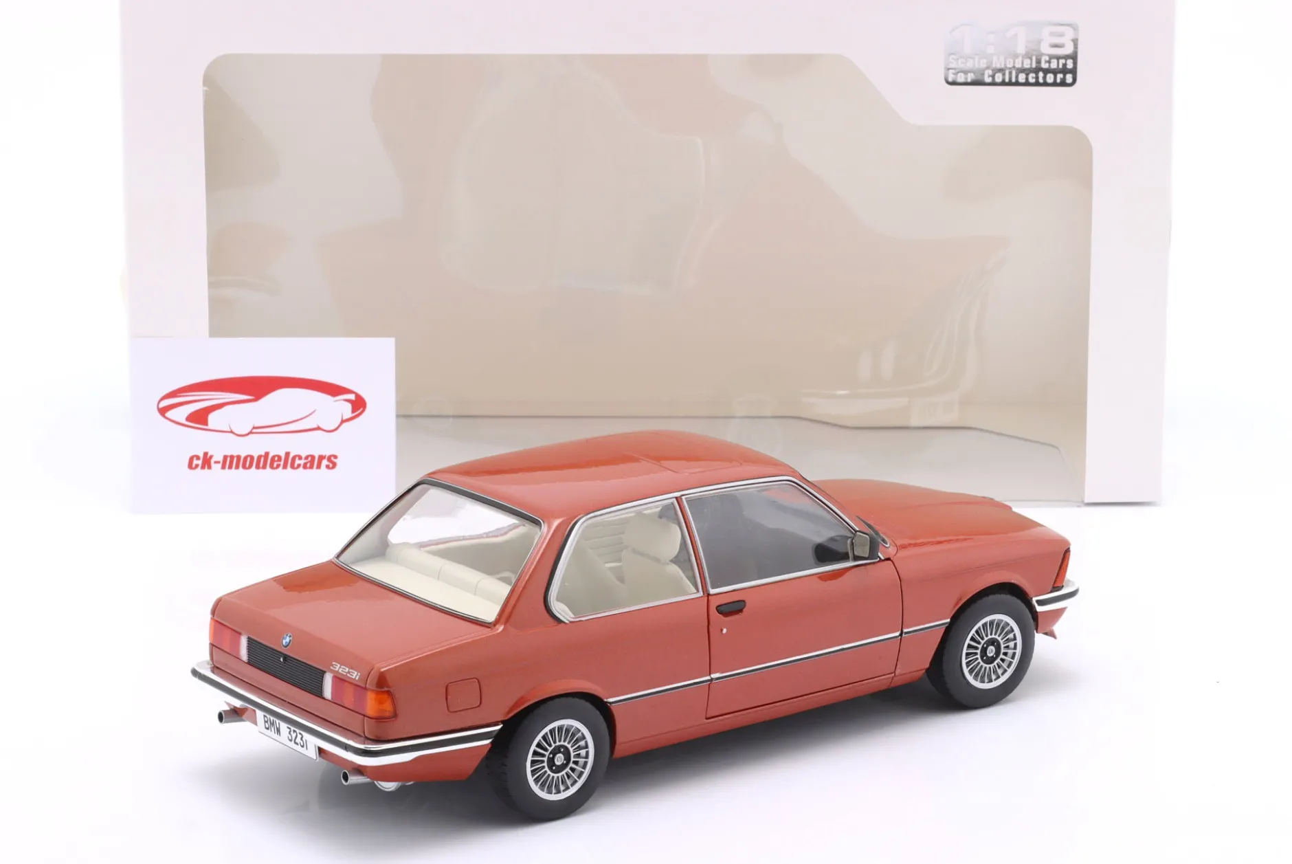 BMW 323i (E21) Baujahr 1980 kastanienrot metallic 1:18 Solido