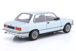 BMW 323i (E21) Baujahr 1980 silberblau metallic 1:18 Solido